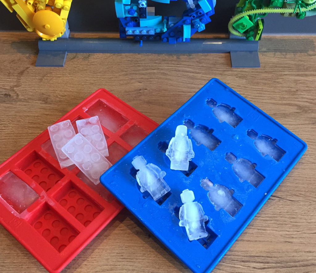 Rand Is wraak LEGO IJsblokjes in de vorm van stenen en minifiguren - Veel Bouwplezier!